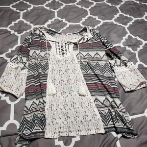 Flowy, Aztec shirt